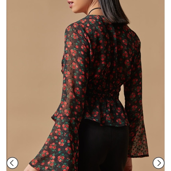 Francesca’s Top Women Medium Blouse Roses Flare Bell Sleeve Floral Sheer O - Picture 10 of 10